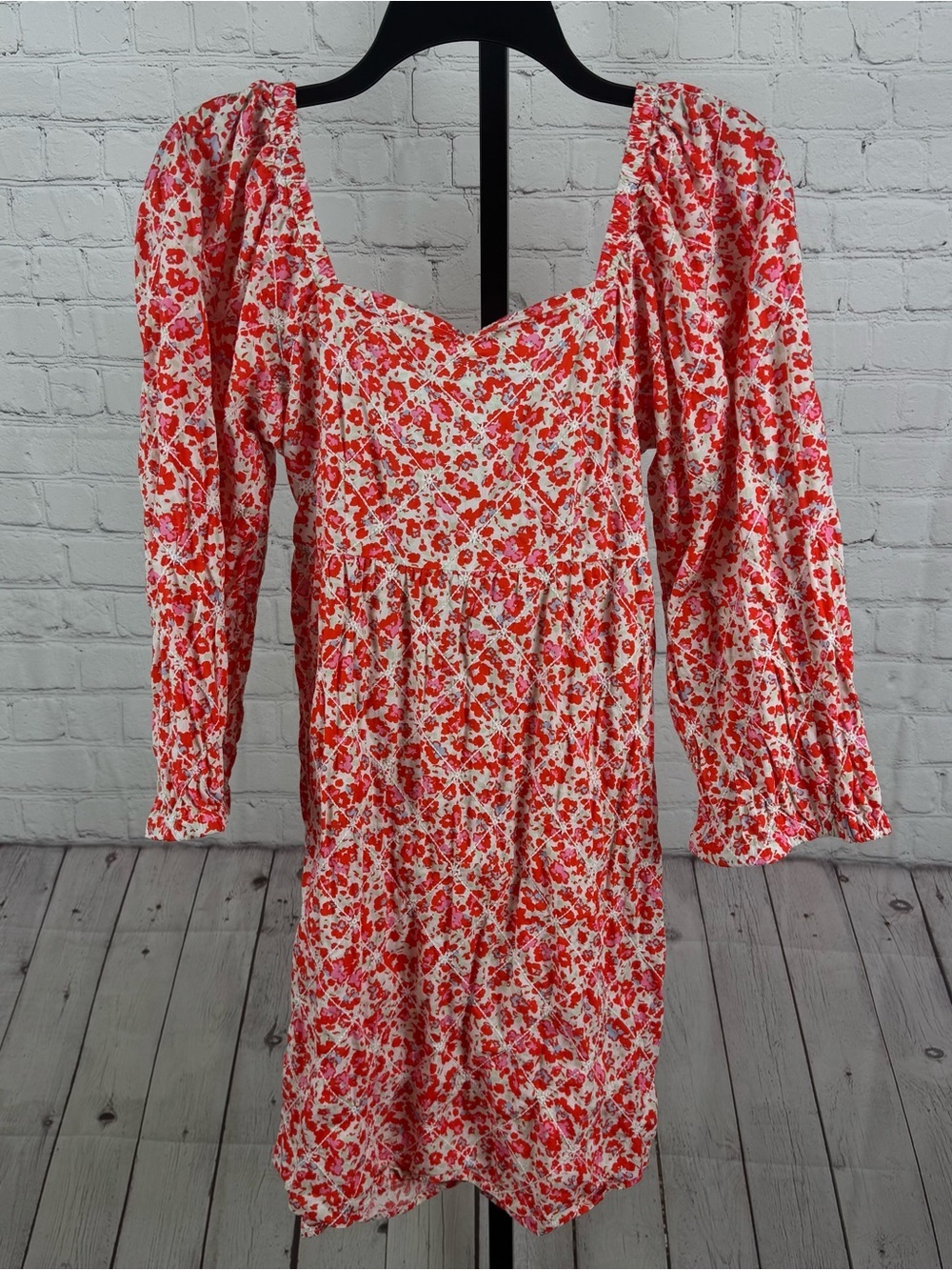 Vero Moda Red Floral Criss Cross Stitching Tie Back Dress Size Small